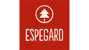 Röd bakgrund med vit logotyp av en gran i cirkel ovanför texten "ESPEGARD".